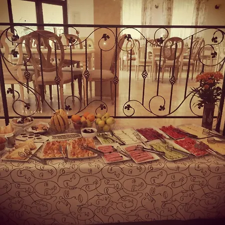 Ξενοδοχείο Family Rai 3*