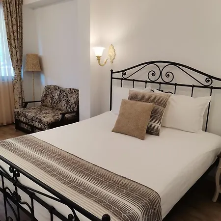 Family Rai Hotel