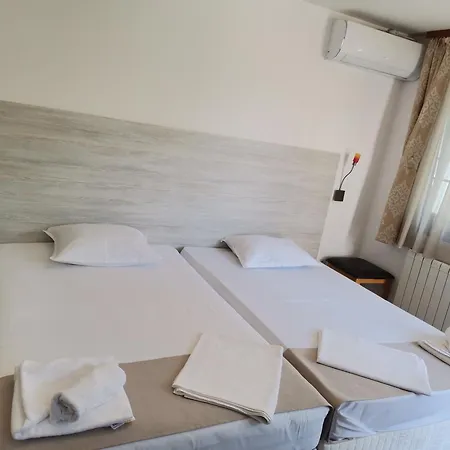 Ξενοδοχείο Family Rai 3*