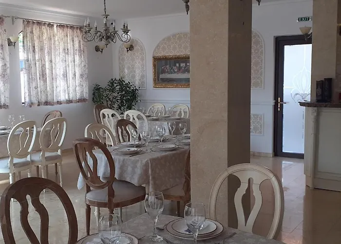 Hotel Family Rai Sjoemen